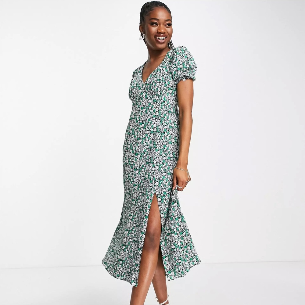 *Still in original packaging* Ever New frill sleeve midi tea dress, green floral